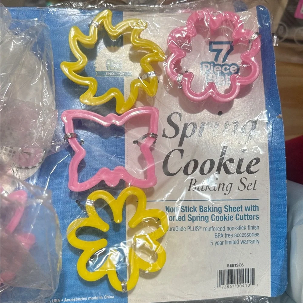Spring Cookie Baking Set - Pink, Yellow, Blue Cutters